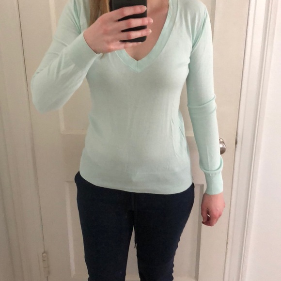 j crew v neck sweater